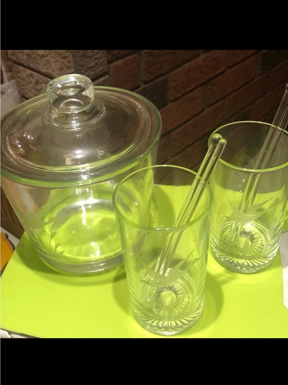Vintage Ice bucket set with cover and 2 highball glasses